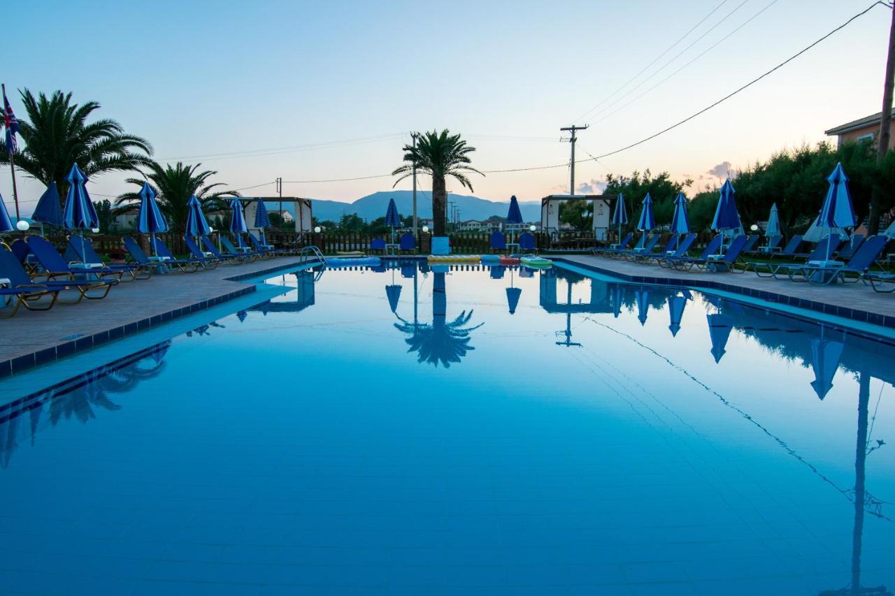Costas Hotel Kalamákion Exteriör bild